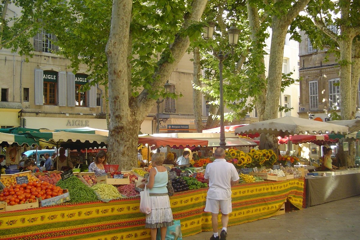 Aix Place Richelme 市集攤位