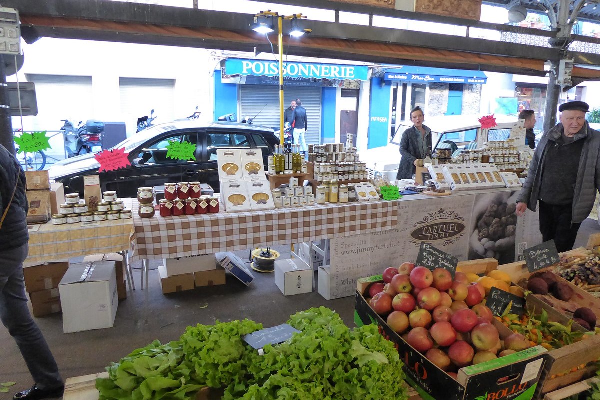 Antibes Marché Provençal 市集攤位